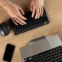 R-Go Tools Clavier ergonomique R-Go Compact Break, clavier compact avec logiciel de pause,QWERTY , Bluetooth, noir, Mini, Avec fil, USB, QWERTY, Noir