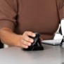 R-Go Tools Souris Ergonomique R-Go HE Twister avec logiciel de pause, ambidextre, M longueur main 165-185 mm filaire et bluetooth, Ambidextre, Conception verticale, Optique, Bluetooth + USB Type-A, 2400 DPI, Noir